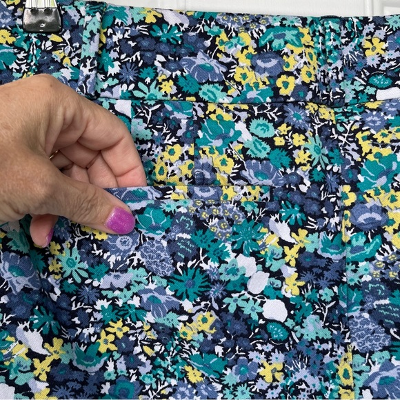 •LOFT• Riviera “Julie” Fit Floral Cropped Pants - Size 6 - Picture 6 of 11